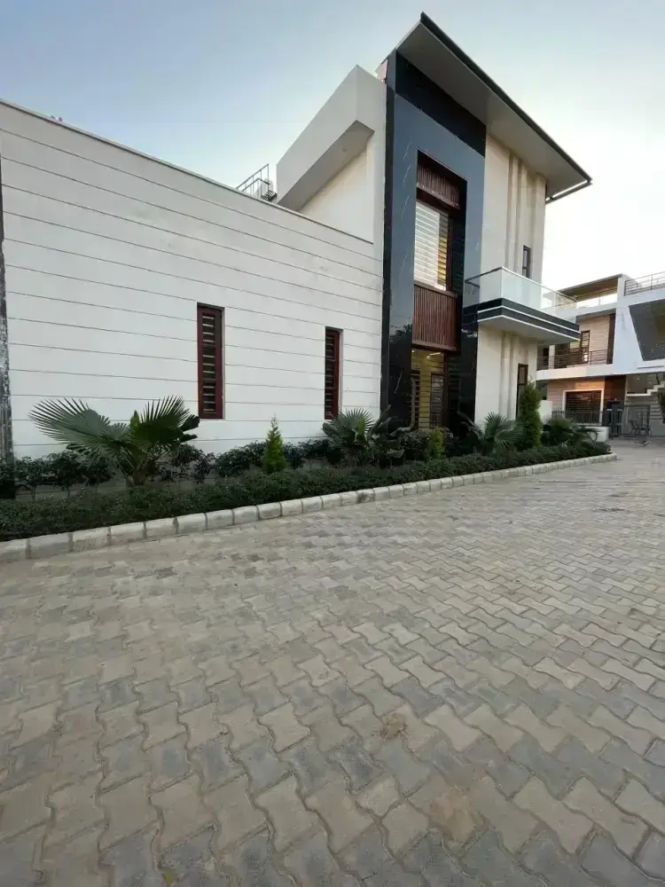 Defence Golden City - Luxury Residential Villas Living in Kharar – clubhouse