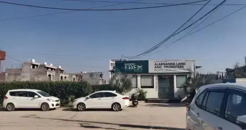 Alaknanda Maxxus Eden Estate Zirakpur: Best Residential Projects in Zirakpur | Luxury Apartments & Plots for Sale – swimming pool