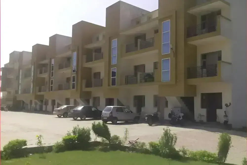 Bee Gee Aastha City Peer Muchalla Zirakpur: 1-3 BHK Affordable Apartments | Real Estate in Zirakpur – elevation