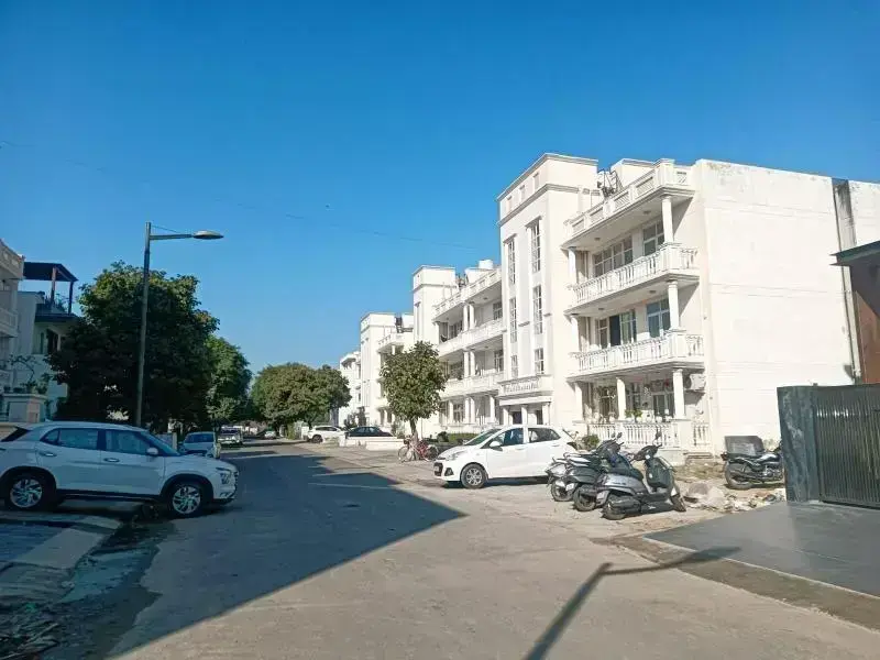 DLF Hyde Park Mullanpur New Chandigarh | Best Residential Projects in New Chandigarh | Luxury Villas & Floors – amenities area