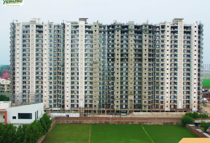 Escon Primera Zirakpur – Luxury 2, 3 & 4 BHK Apartments on PR-7 Highway by Malwa Developers – swimming pool
