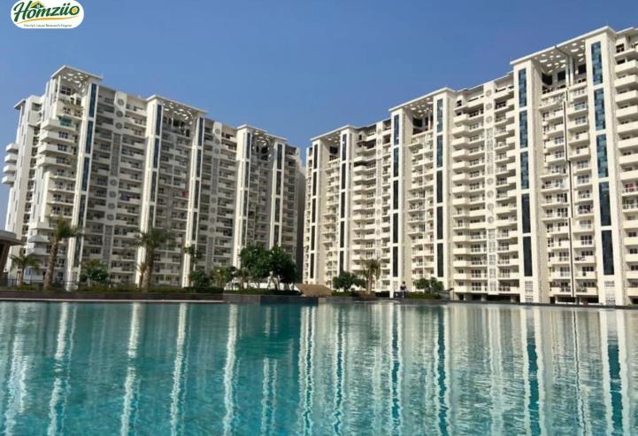 JLPL Falcon View Sector 66A Mohali | Luxury 3 BHK, 4 BHK & 5 BHK Apartments Penthouses for Sale | Prices & Reviews – swimming pool