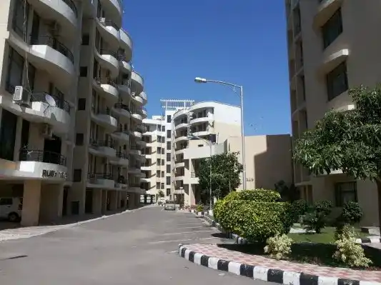 Som Datt Landmark - Luxury Residential Apartments 2-3-4 BHK in Kharar – swimming pool