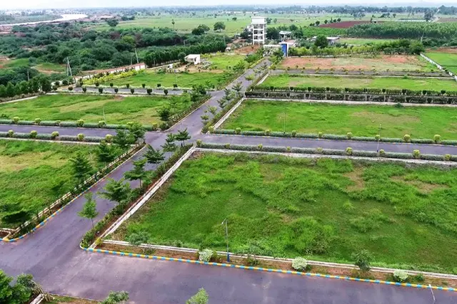 Prisma City Kharar Mohali - Luxury 3 BHK Independent Floors – swimming pool