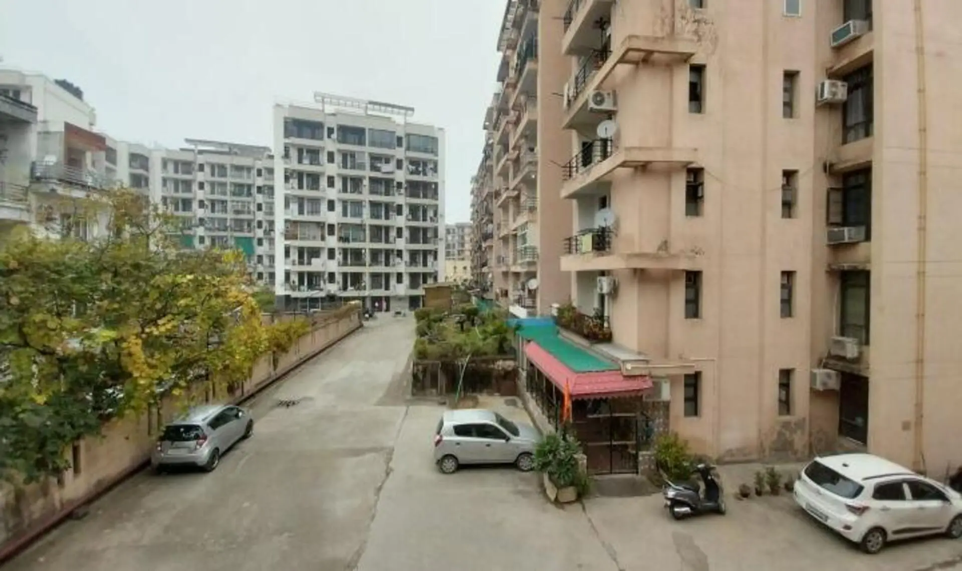 Jaipuria Sunrise Greens Zirakpur – Premium Apartments by HOMZIIO – amenities area