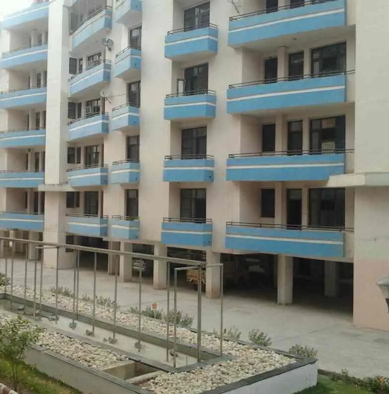 Marvel Regalia Towers Zirakpur | 2, 3, 4 BHK Luxury High-Rise Apartments for Sale in Dhakoli – clubhouse