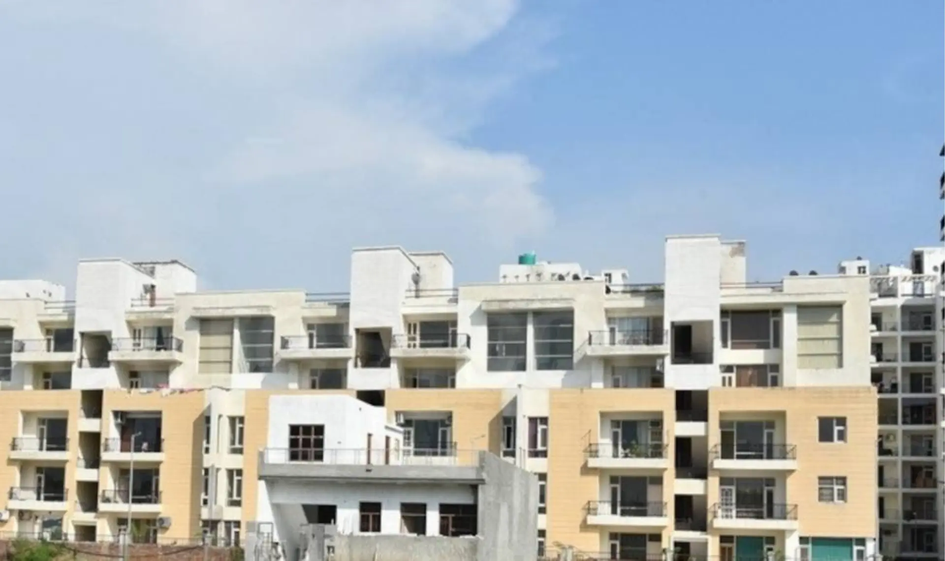 Mona Greens II Gazipur Zirakpur | Affordable 3BHK & 4BHK High-Rise Apartments in Zirakpur Residential Projects – elevation