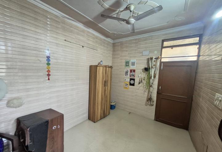 Fully Furnished 1 Room Set in Phase 10, Mohali | No Timing Issues | Ready to Move
