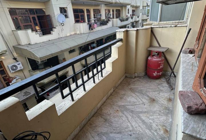 Fully Furnished 1 Room Set in Sector 49, Chandigarh | No Timing Issue | For Girls &amp; Boys