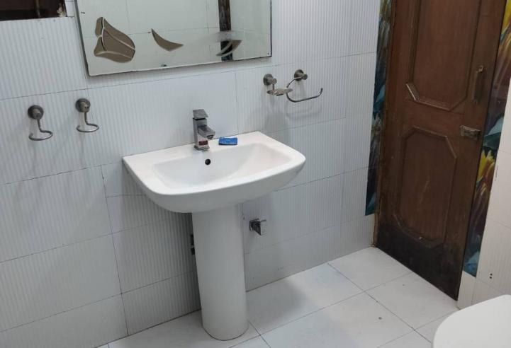Sector 38 2room set, 2ac, 1st floor, 30k rent, fully furnished.