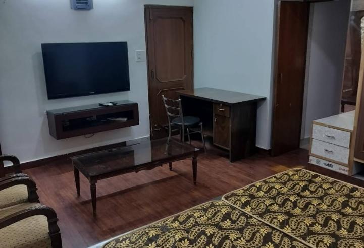 Sector 38 2room set, 2ac, 1st floor, 30k rent, fully furnished.