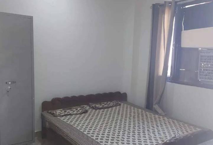 studio apartment semi furnished