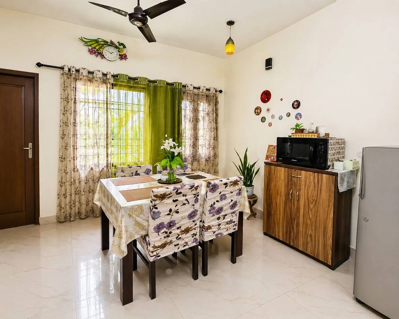 Cozy 2 BHK Flat for Rent in Prime Location