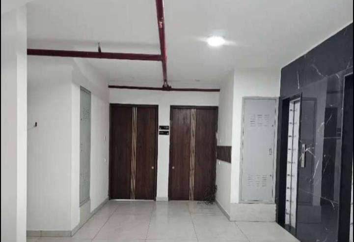 3bhk semi furnished