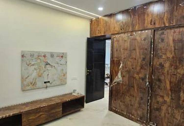 Luxury 5 BHK Independent House for Sale in Motiaz Guildford Square, Zirakpur | Study Room &amp; Prime LocationSlug
