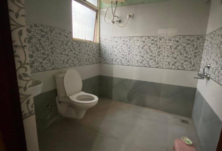 Fully Furnished 2BHK in Maya Garden, VIP Road, Zirakpur | Owner Free | Family &amp; Girls Preferred