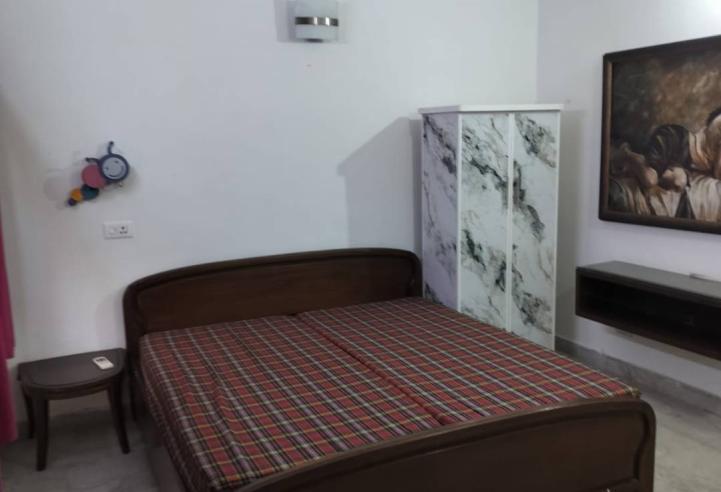 Sector 38 2room set, 2ac, 1st floor, 30k rent, fully furnished.