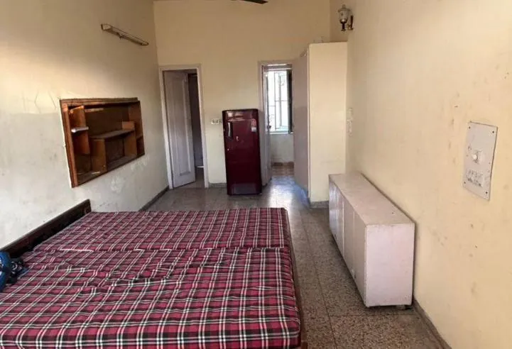 Independent Room for Boys in Sector 33, Chandigarh | Owner Free | 2 Seats Left