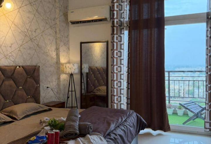 Spacious Apartment with Modern amenities