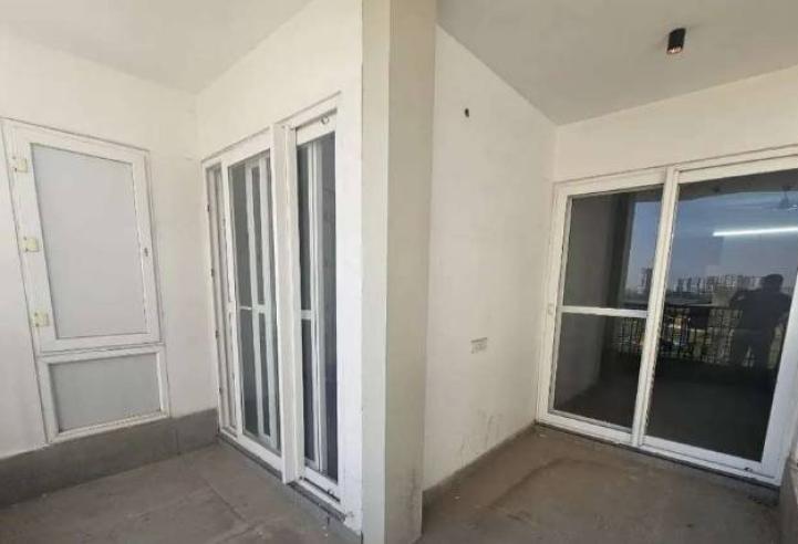 3bhk semi furnished
