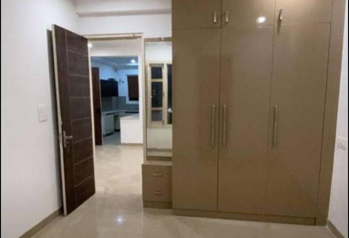 3bhk semi furnished flat for sell