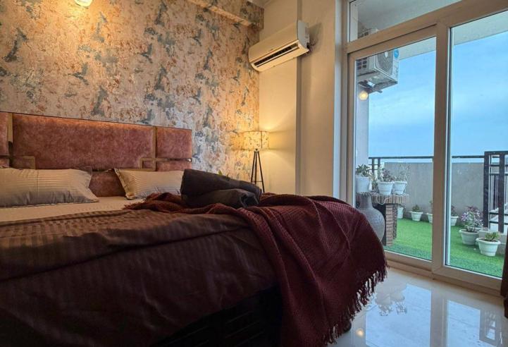 Spacious Apartment with Modern amenities