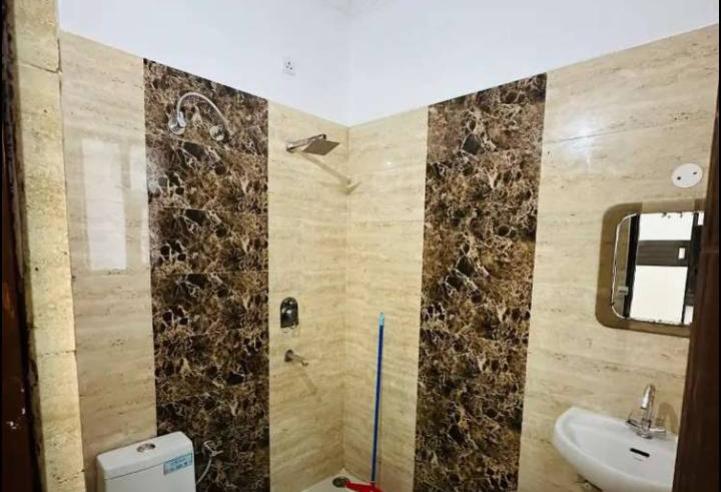 3 bhk semi furnished