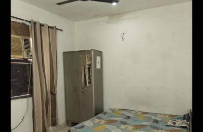 studio apartment semi furnished