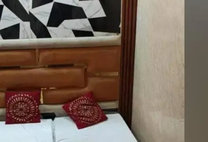 PG in Zirakpur with Home-Made Food & All Facilities on Panchkula Kalka Highway