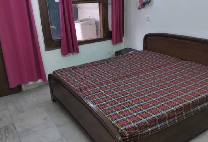 Sector 38 2room set, 2ac, 1st floor, 30k rent, fully furnished.