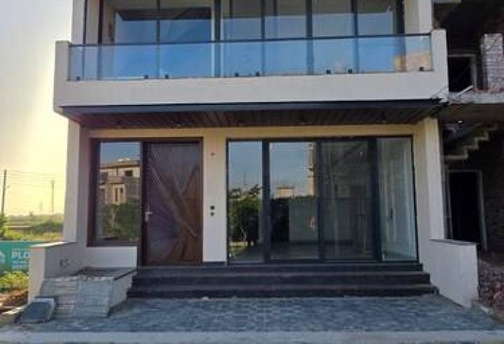Luxury 3 BHK Flat for Sale in Mohali – Premium Family Apartment