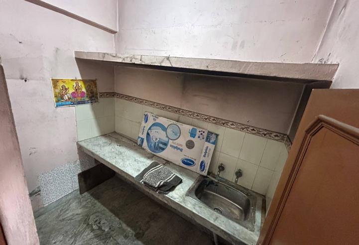 Fully Furnished 1 Room Set in Sector 49, Chandigarh | No Timing Issue | For Girls &amp; Boys