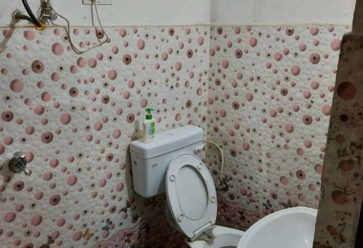 studio apartment semi furnished