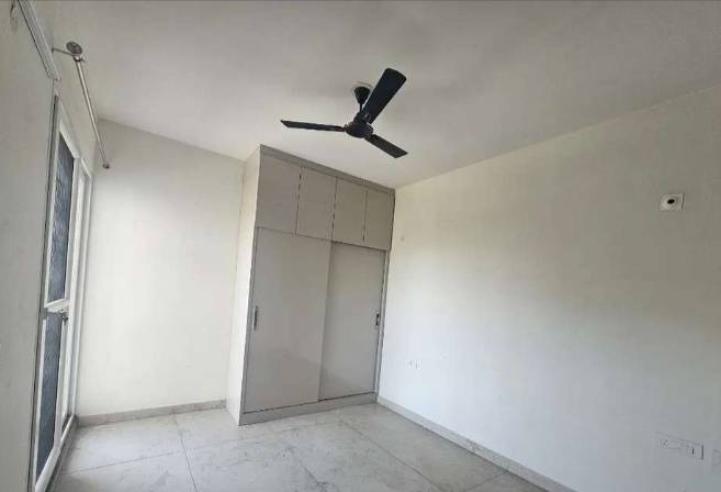 3bhk semi furnished