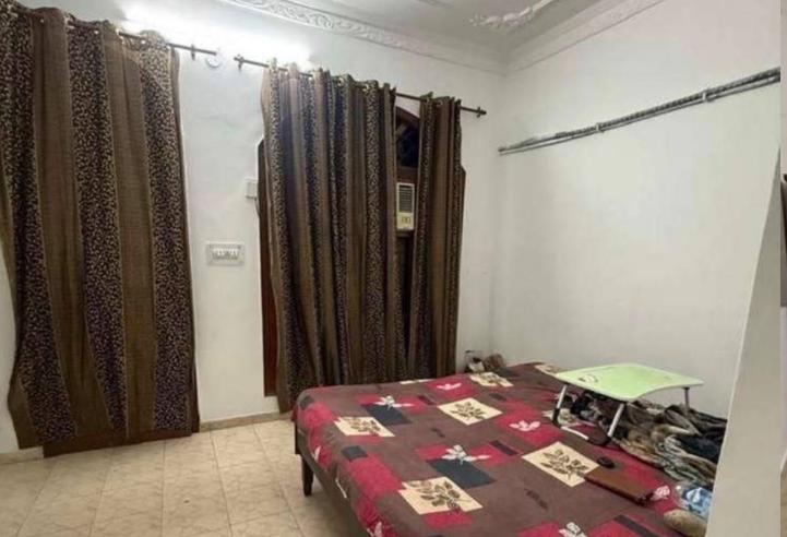 Owner-Free 1RK for Girls in Sector 22, Chandigarh | Ready to Move