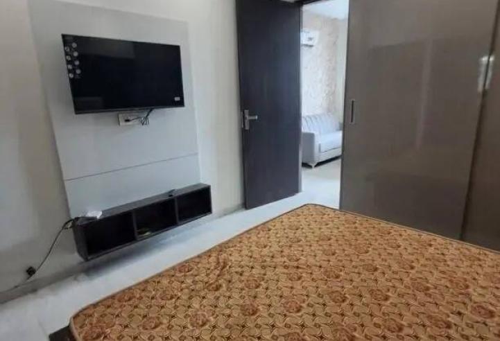 Spacious 3 BHK Apartment - Sushma Elite Cross