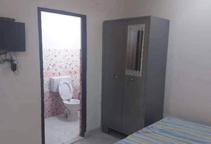 studio apartment semi furnished