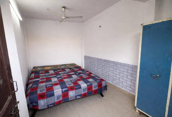 PG Available in Sector 45, Chandigarh | Food Included | For Boys, Girls &amp; Couples