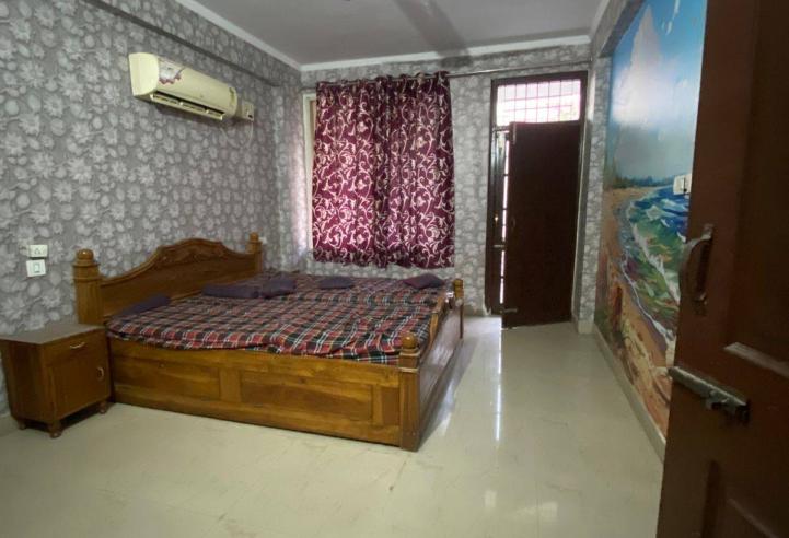 Fully Furnished 2BHK in Maya Garden, VIP Road, Zirakpur | Owner Free | Family &amp; Girls Preferred