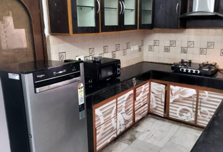 Sector 38 2room set, 2ac, 1st floor, 30k rent, fully furnished.