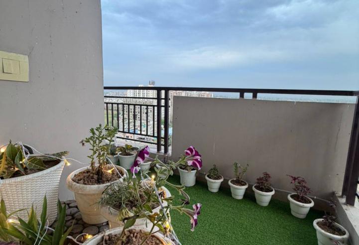 Spacious Apartment with Modern amenities