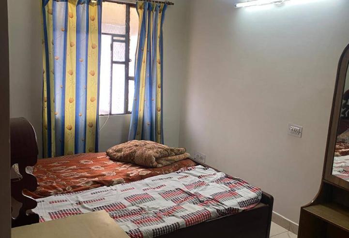 Fully Furnished 3 Room Kitchen Set in Sector 46, Chandigarh | Owner Free | For Girls