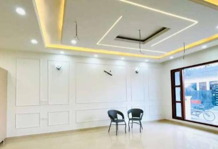 duplex 3bhk semi furnished