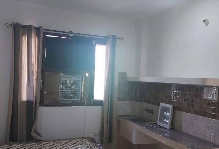 studio apartment semi furnished