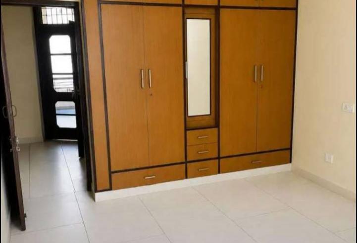 3bhk semi furnished