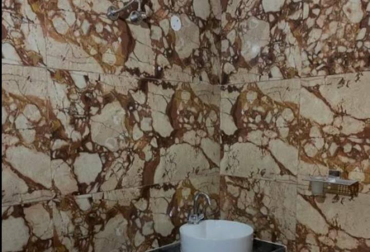 3bhk semi furnished