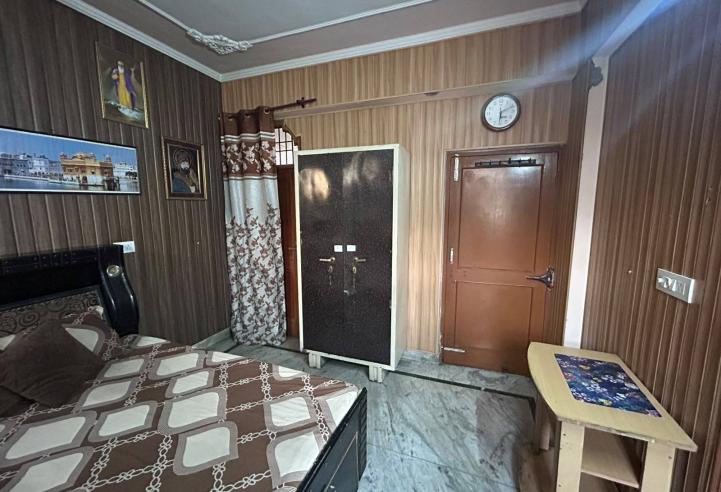 Fully Furnished 1 Room Set in Sector 49, Chandigarh | No Timing Issue | For Girls &amp; Boys