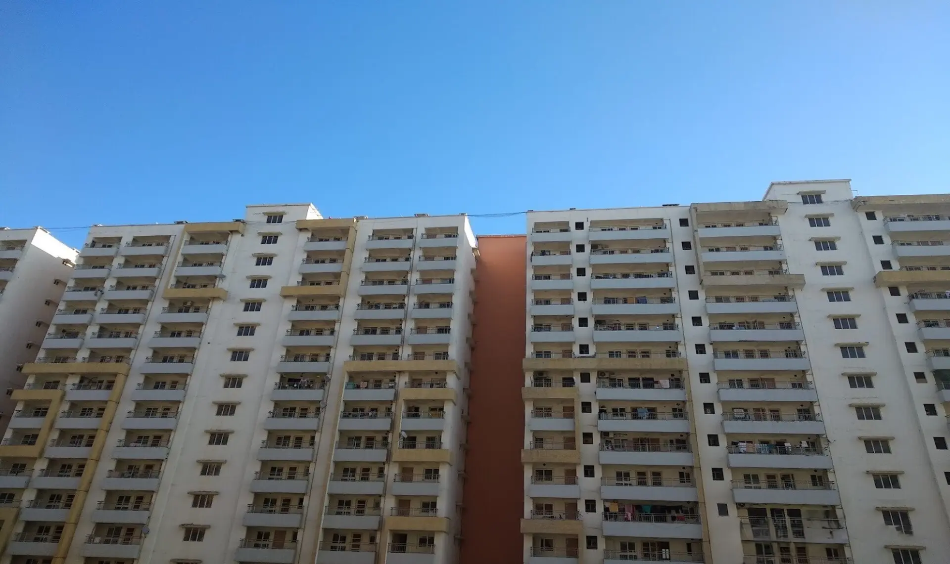 Purab Premium Apartments Sector 88 Mohali - Luxury High-Rise Living by GMADA – swimming pool