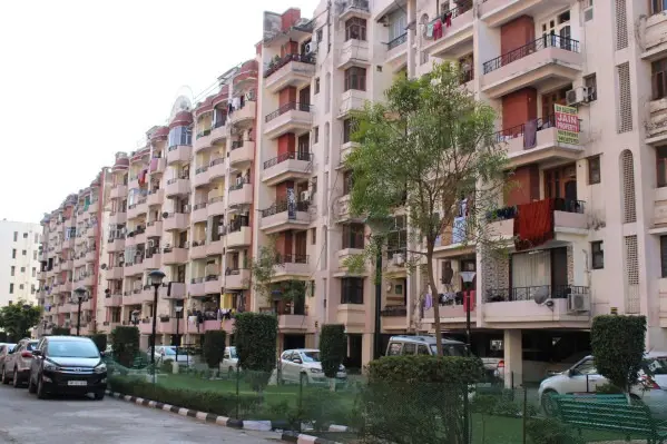 Royale Estate I Zirakpur Punjab | Best 2-3 BHK Residential Apartments in Zirakpur | High-Rise Flats & Housing Projects