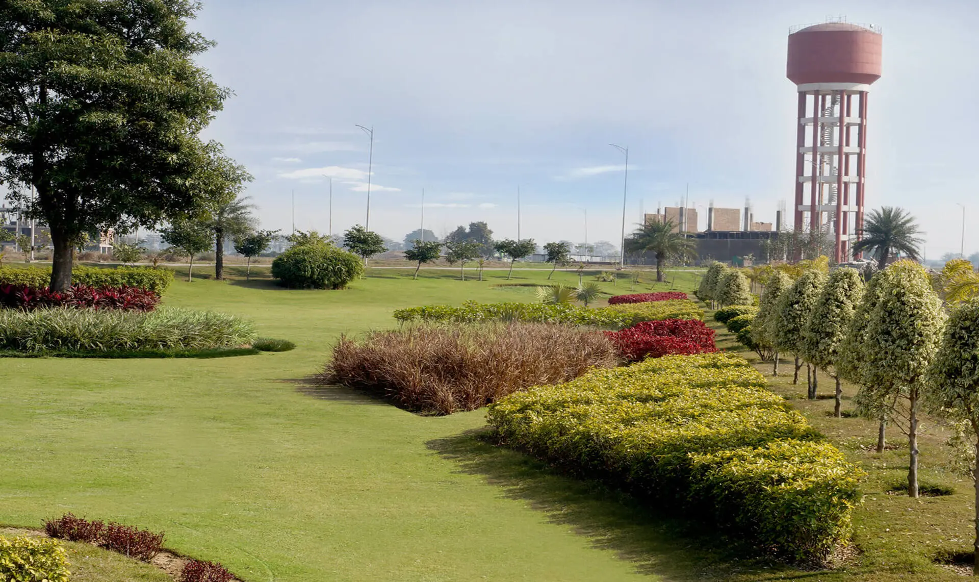 Royale Waterfront Zirakpur: Best Residential Projects in Zirakpur | Luxury Villas & Apartments Near Aerocity Mohali – swimming pool